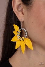 Load image into Gallery viewer, Flower Child Fever - Yellow